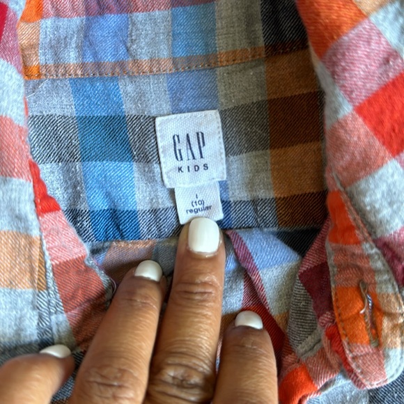 GAP Long-Sleeve Button Downs Size L (10) - Picture 3 of 4